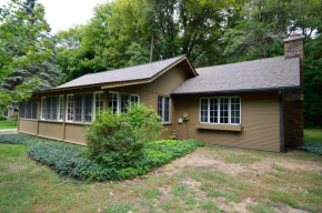 Charming 3 Bedroom - The Brown Cottage is located in Holland, MI